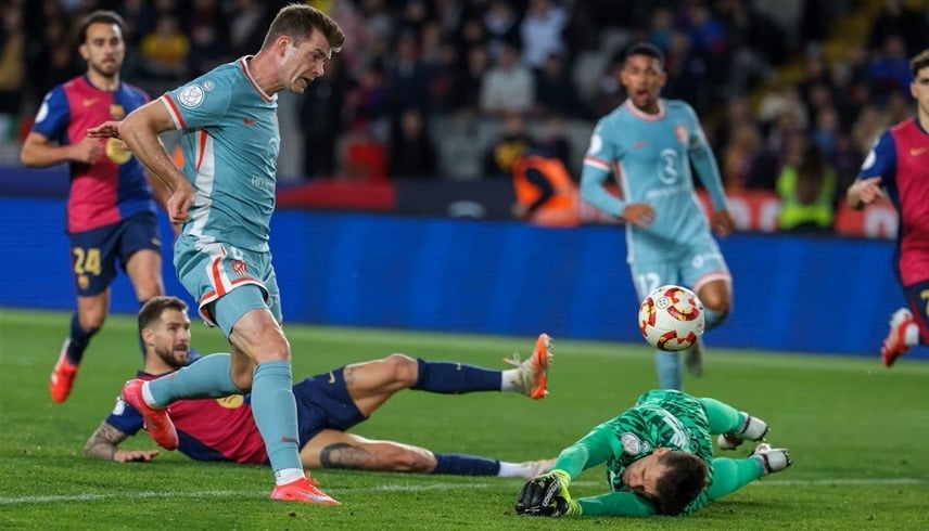 أتلتيكو مدريد بـ"القوة الضاربة" أمام برشلونة