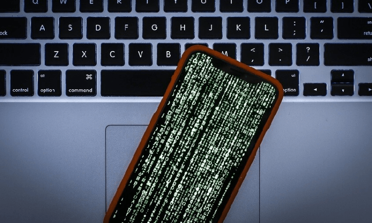 آبل تحذّر من ثغرة برمجية يمكن استغلالها لاختراق أجهزتها الذكية