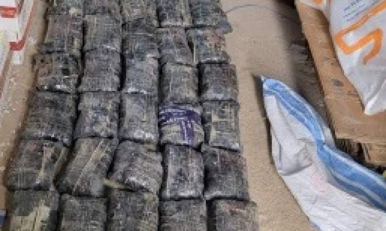 احباط تهريب 207 كجم مخدرات في جمارك نهم