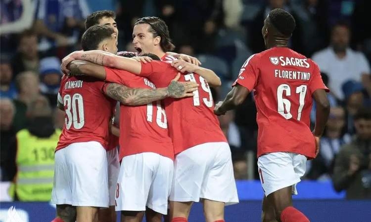 بنفيكا يعتلي صدارة الدوري البرتغالي بعد تغلبه على بورتو