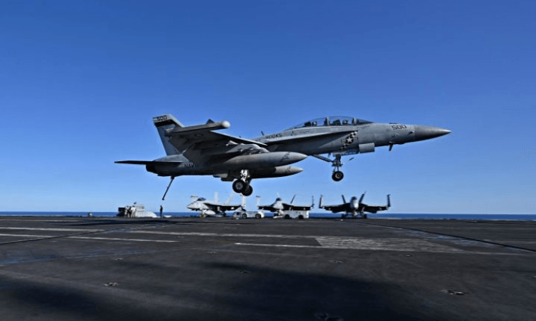 هي الثانية خلال أسبوع ..فقدان مقاتلة أمريكية 'F-18' في البحر الأحمر