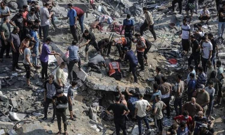 تسعة شهداء و60 إصابة إثر قصف سوق شعبي بحي الدرج وسط مدينة غزة