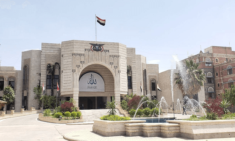 حكومة التغيير والبناء .. عمل دؤوب وعزم لا يلين لتخفيف معاناة المواطنين