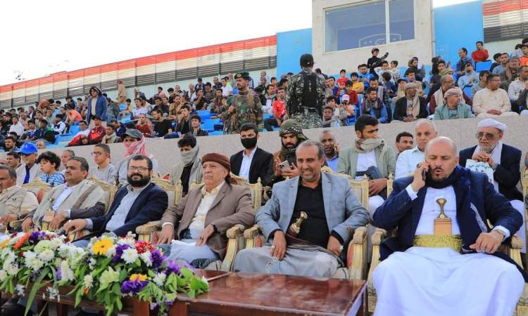 رئيس الوزراء يحضر مباراة "وحدة صنعاء وشعب حضرموت"