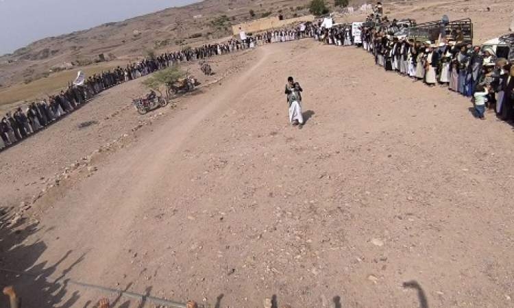 وقفة مسلحة في جبل الشرق بذمار للبراءة من الخونة