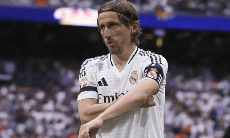 مودريتش يرفض العروض المالية السعودية والأمريكية ويختار محطته القادمة