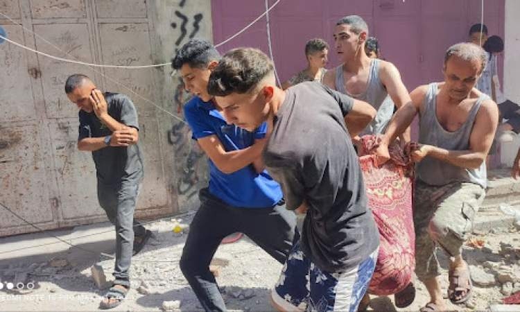 استشهاد 13 فلسطينيا في قصف العدو الإسرائيلي خيام ومدارس نازحين بغزة