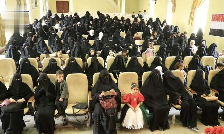 إب.. فعاليات نسائية بمركز المحافظة ويريم والقفر إحياءً لذكرى استشهاد الإمام زيد