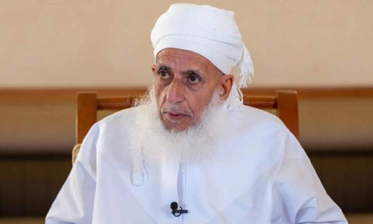مُفتي عُمان يدعو العالم إلى إدراك ما يبيته له الكيان الصهيوني