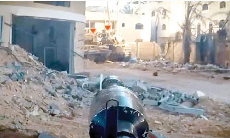 فيما يطالب الأوروبيون والمطبعون العرب والمسلمون المقاومة الفلسطينية بالتخلي عن سلاحها والخضوع للاحتلال..