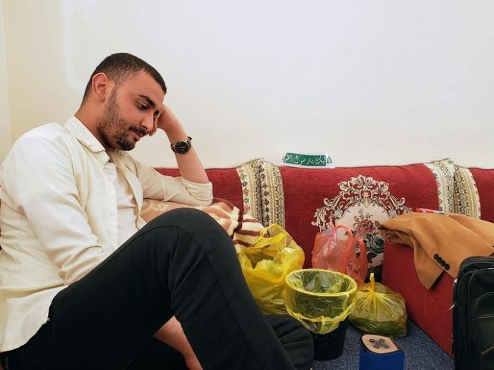 مليشيا الحوثي تحكم بسجن الصحفي محمد دبوان عاما ونصف