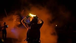 بعد استئناف الحوثيين هجماتهم البحرية.. هل تعاود واشنطن تفعيل الردع العسكري؟
