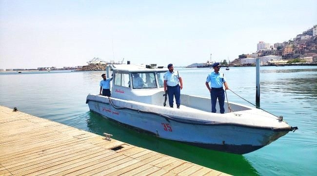 'خفر السواحل' يحذر من السباحة والإبحار في سواحل عدن خلال موسم الرياح
