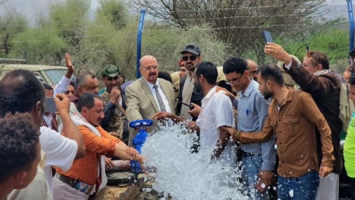 رئيس مجلس النواب يفتتح أربعة مشاريع مياه ويتفقد مشاريع تنموية في المعافر بتعز