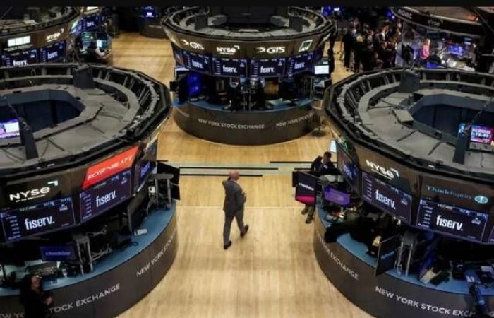 نزيف حاد يجتاح الأسهم الأمريكية بالمستهل بفعل رسوم ترامب الجمركية
