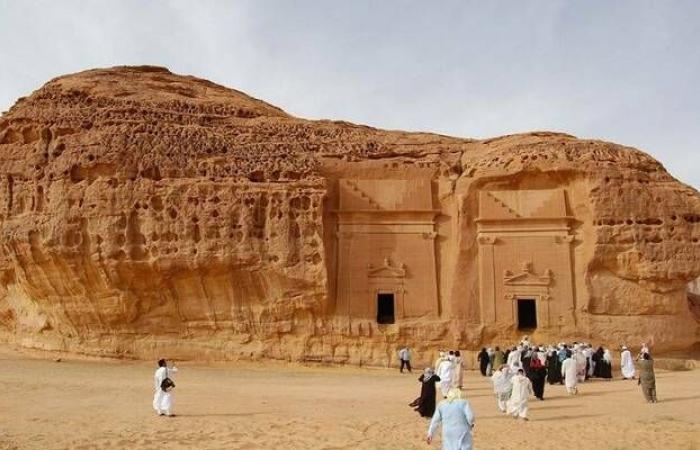 "الموارد البشرية" تُقرّ توطين 41 مهنة في القطاع السياحي على ثلاث مراحل
