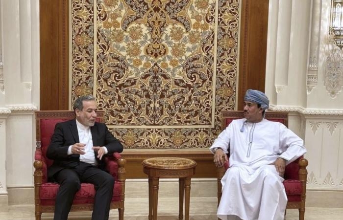 انتهاء محادثات أمريكية إيرانية في عُمان وسط تفاؤل حذر