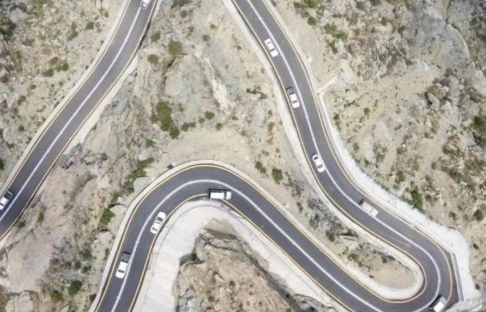 إغلاق عقبة التوحيد بالنماص