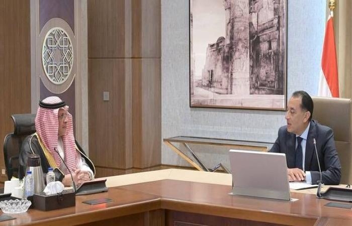 مدبولي يبحث مع التويجري تعزيز الشراكة المصرية السعودية وتفعيل المجلس التنسيقي