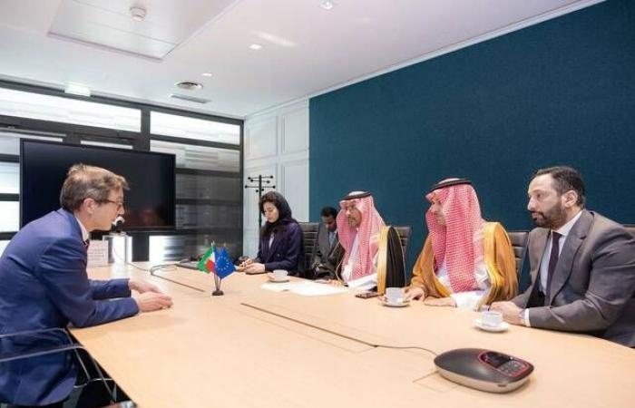 الخريف يبحث مع "إيرباص" توطين صناعة الطائرات فى المملكة