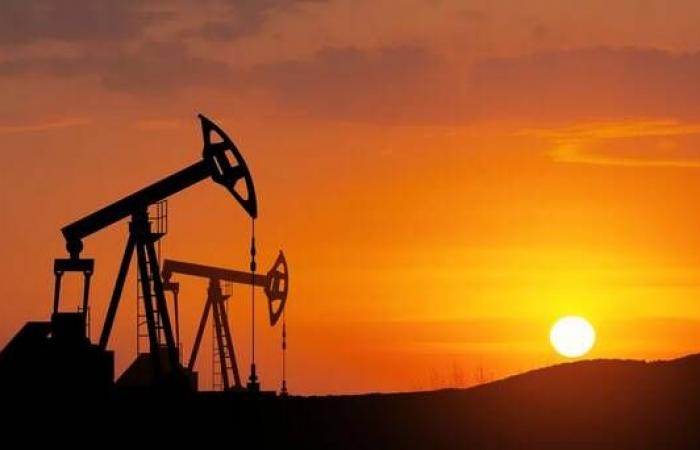 استقرار أسعار النفط مع ترقب نتائج المحادثات الأمريكية الإيرانية
