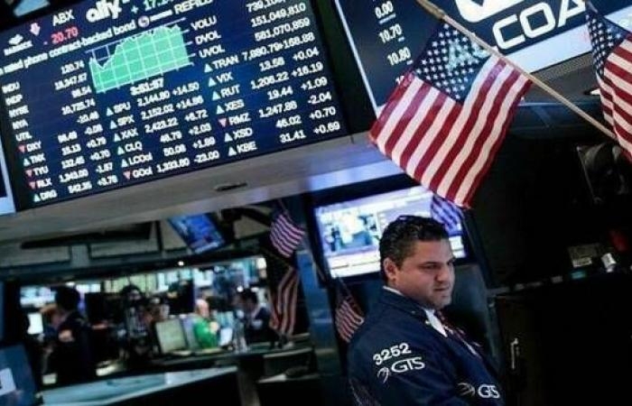 وول ستريت تغلق على ارتفاع بعد حكم بإعادة تعريفات ترامب الجمركية مؤقتًا