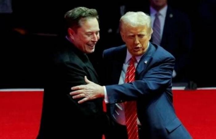 ترامب: إيلون ماسك لن يترك منصبه وأمامنا فرصة للتوصل إلى اتفاق مع إيران