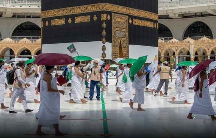 "الداخلية" تطلق دليلًا لتيسير أداء المناسك وتنظيم الحشود في حج 1446هـ
