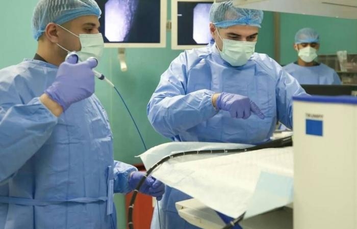نجاح أول عملية تصغير معدة بالمنظار لزارع كلى على مستوى المنطقة