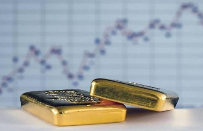 الذهب يخسر 61 دولاراً في جلسة الجمعة ويتكبد ثاني خسارة أسبوعية متتالية