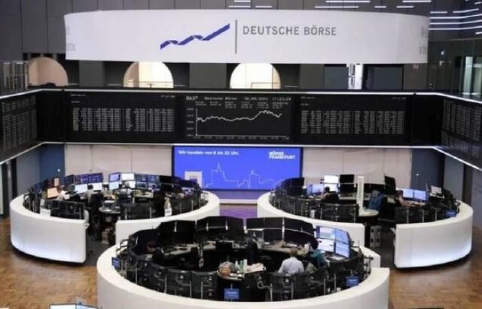 تباين أداء أسهم أوروبا مع ترقب الموعد النهائي لرسوم ترامب