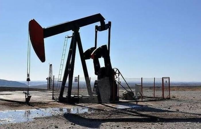 ارتفاع أسعار النفط بدعم المحادثات التجارية وتوقعات الطلب