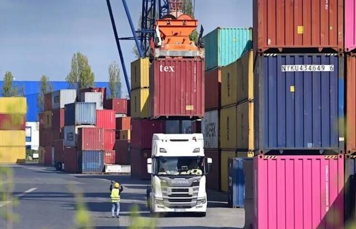 فرنسا تدعم استخدام أقوى أداة تجارية ضد الولايات المتحدة