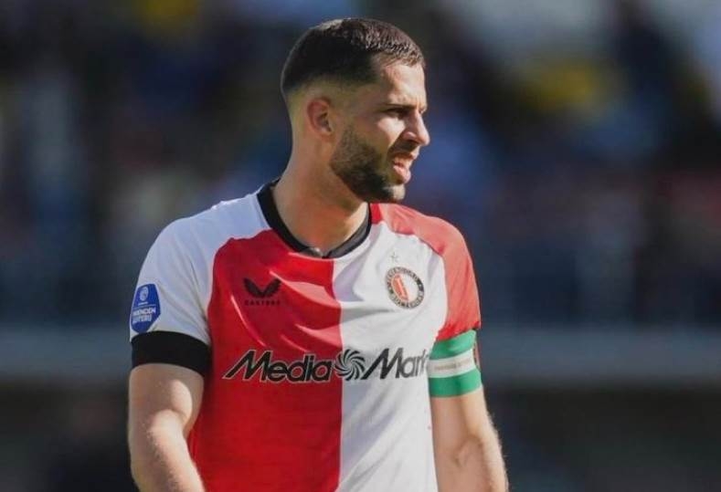 النصر يعثر على بديل لابورت في فينورد الهولندي