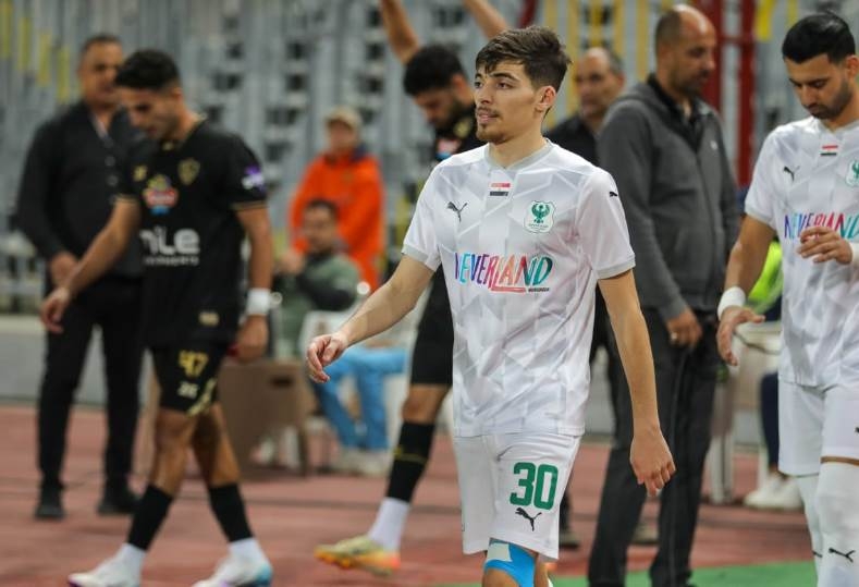 دغموم يغيب عن المصري أمام الأهلي بسبب الإيقاف