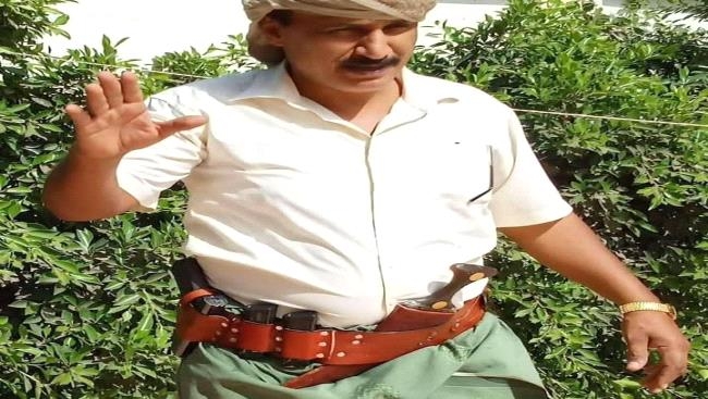 شيخ مشايخ الحوطة وتبن الشيخ خالد يوسف العزيبي يعزي في وفاة المناضل فاضل حسين علي الصلاحي