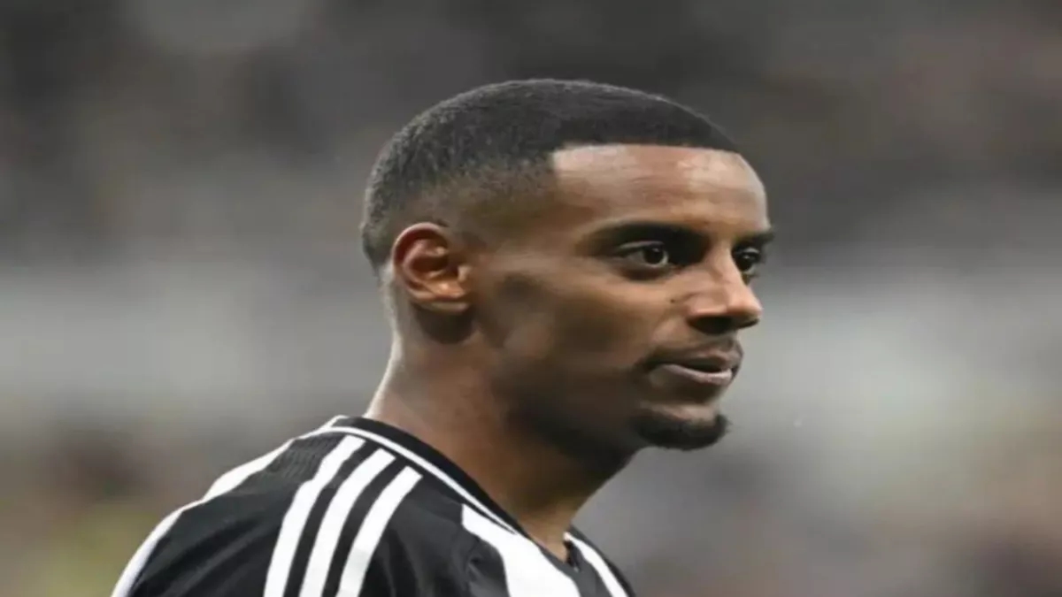 اخبار الهلال السعودي : ليفربول يوضح صفقة إيزاك .. هل يستفيد الهلال من قواعد اللعب المالي النظيف؟