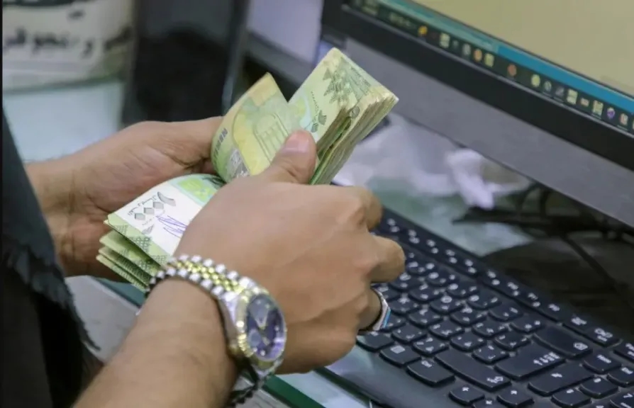 سعر الصرف في عدن اليوم الأحد 3 أغسطس 2025: الريال اليمني يواصل تحسنه
