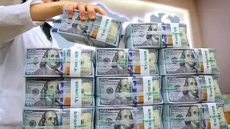 900 مليون دولار.. الكشف عن حصول الحكومة اليمنية على منحة سعودية إماراتية