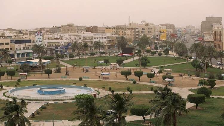 الحديدة.. مليشيا الحوثي تفرض على عقال الحارات فتح منازلهم وتحويلها إلى معسكرات تجنيد النساء