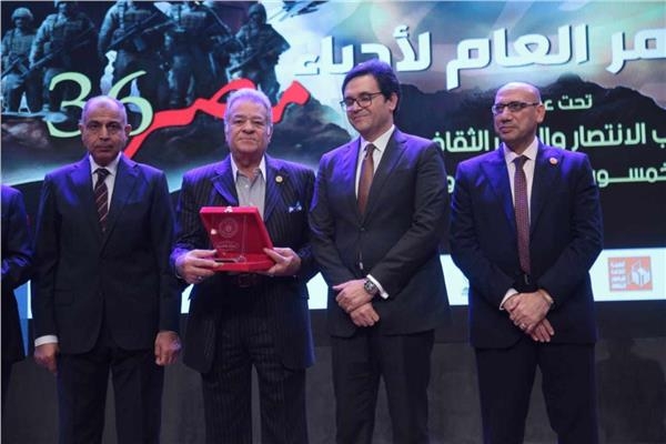 وزير الثقافة يكرم عدد كبير من المبدعين تقديرًا لإسهاماتهم في خدمة الثقافة المصرية