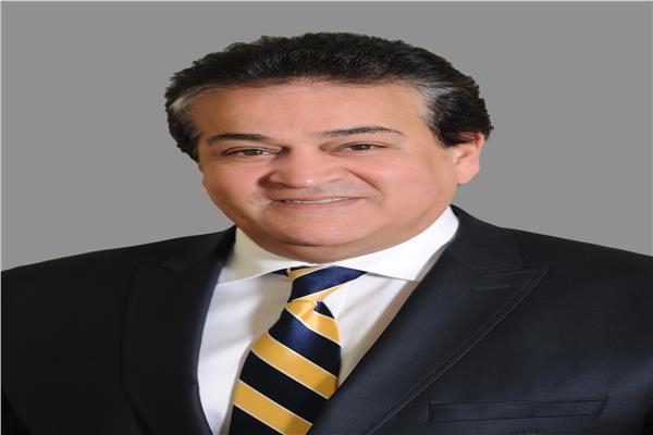 وزير الصحة يشارك في تكريم بهاء الدين زيدان لمجهوداته في الشراء الموحد