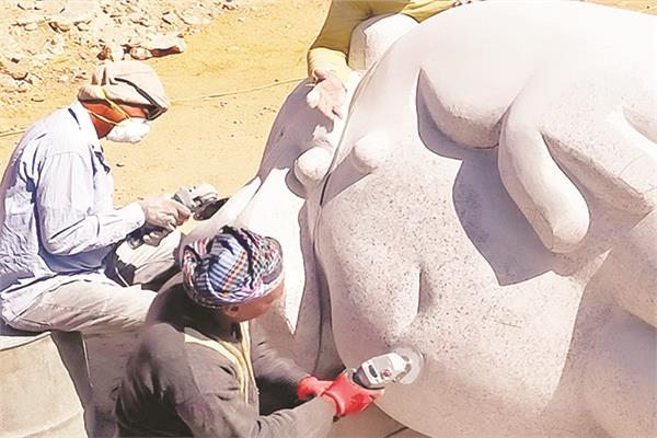 8 فنانين فقط في دورته الـ 29.. «سيمبوزيوم أسوان» بلا نحاتين!