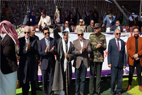 وزير الرياضة ومحافظ الإسماعيلية يشهدان ختام مهرجان الهجن في دورته الـ20