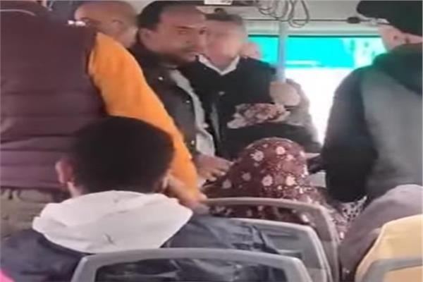 عقاب فوري.. أول تعليق رسمي على مشاجرة الأتوبيس الكهربائي بالإسكندرية