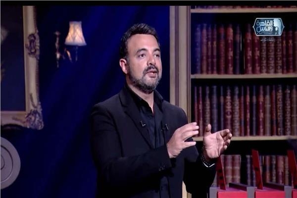 عمرو محمود ياسين يكشف سبب رفض تقديم السيرة الذاتيه لوالده