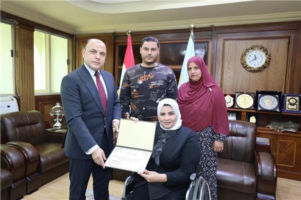 تكريم مها شعبان الأولى على الجمهورية في ألعاب القوى «ذوى الهمم»