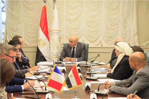 وزير التعليم يناقش إطلاق مدارس تكنولوجيا تطبيقية بالتعاون مع فرنسا