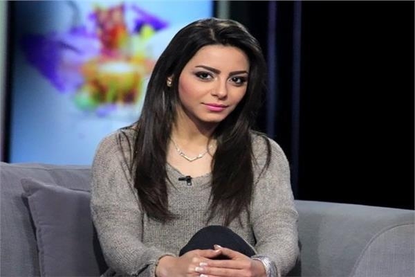 إلهام عبد البديع تروي كواليس زواجها بعد رحيل جدتها