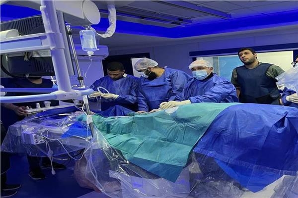 نجاح قسطرة مخية علاجية طارئة بمستشفى المنصورة التخصصي